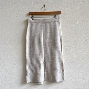 H&M Ribbed Knit Midi Skirt Womens Medium Beige Excellent Wool Blend Back Slit